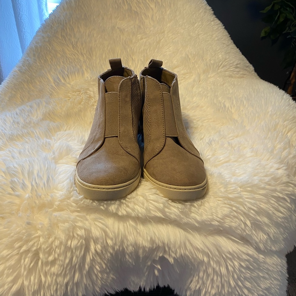 A New Day tan wedges size 8 barely worn